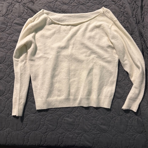 Super soft off the shoulder sweater - Picture 1 of 1